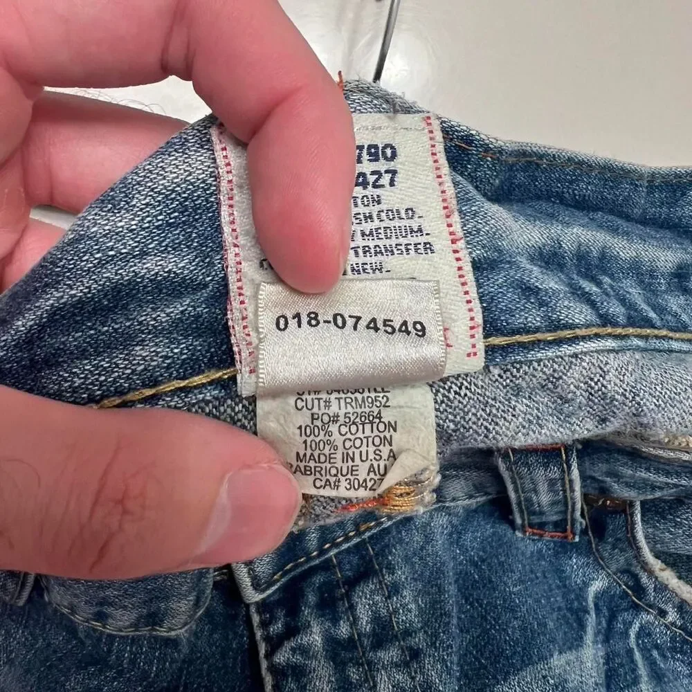True religion embroidered back pocket jeans